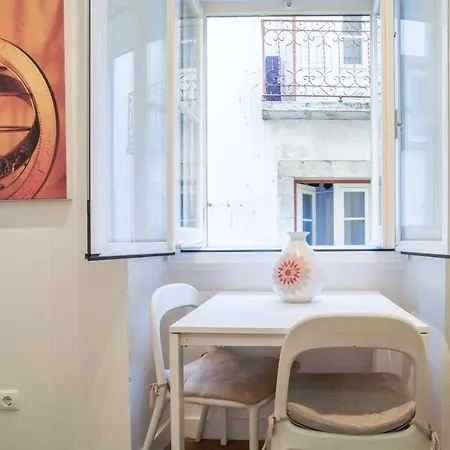 Lisbon Alfama S. Pedro Typical Apartment Exterior photo