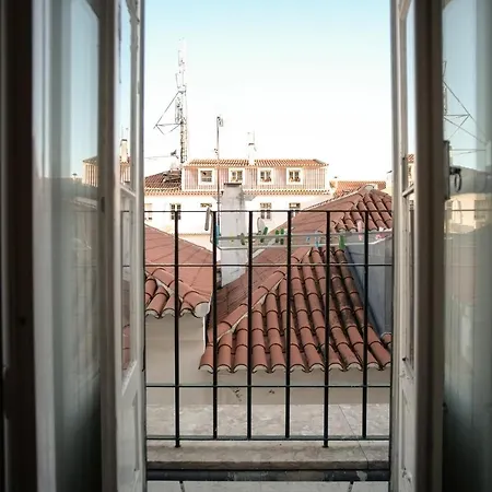 Lisbon Alfama S. Pedro Typical Apartment Exterior photo